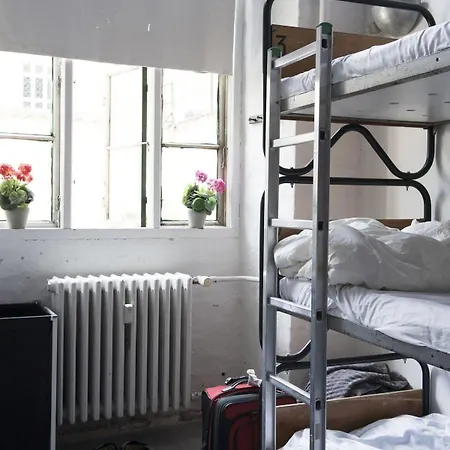 Sleep In Heaven Hostel *